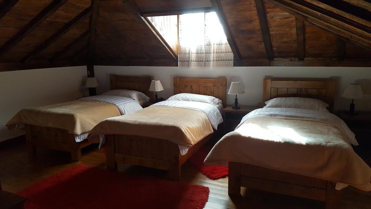 קורצ'ה Hotel Bujtina E Bardhe מראה חיצוני תמונה