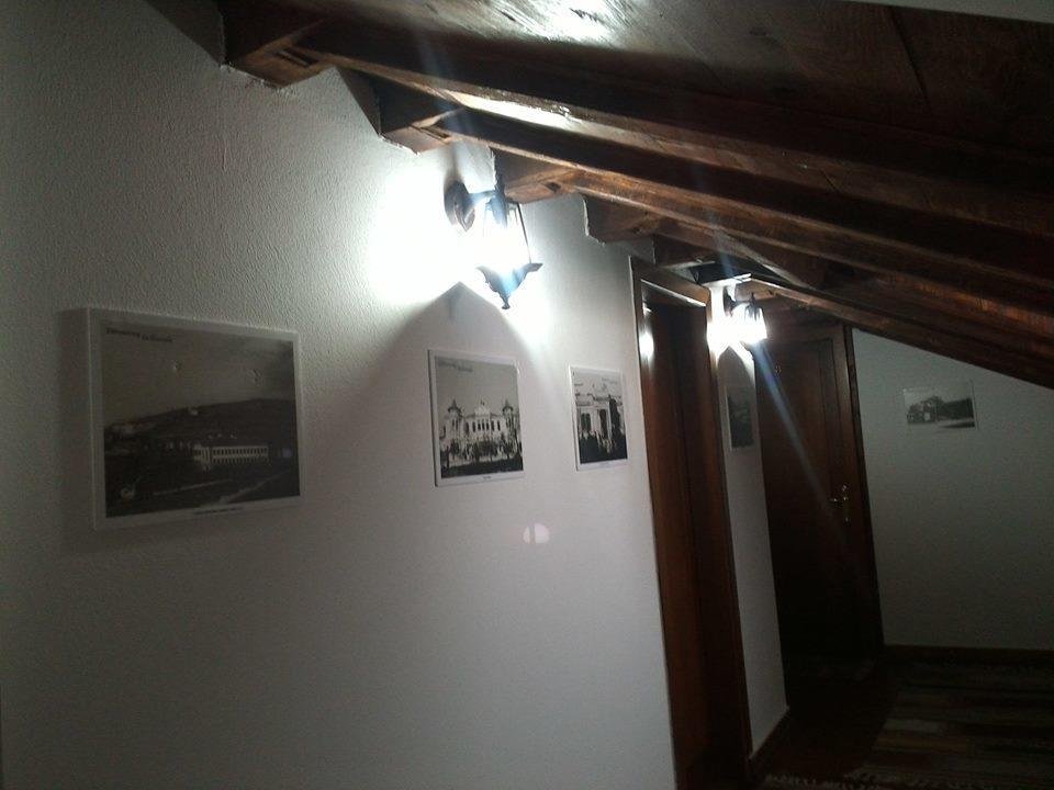 קורצ'ה Hotel Bujtina E Bardhe מראה חיצוני תמונה