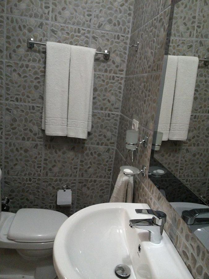 קורצ'ה Hotel Bujtina E Bardhe מראה חיצוני תמונה