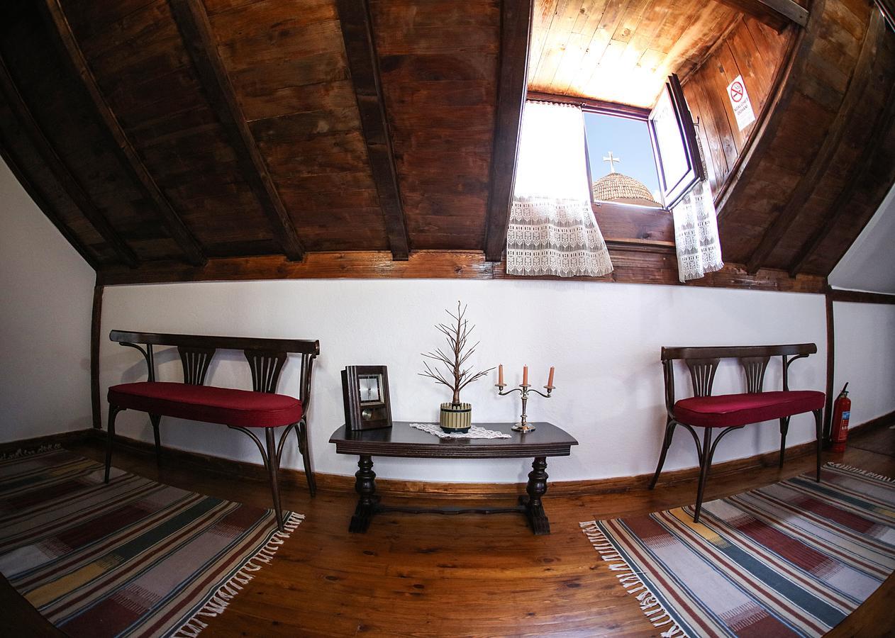 קורצ'ה Hotel Bujtina E Bardhe מראה חיצוני תמונה